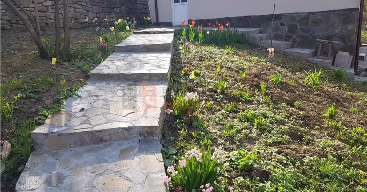 Casă individuală cu 3 camere în Cozieni