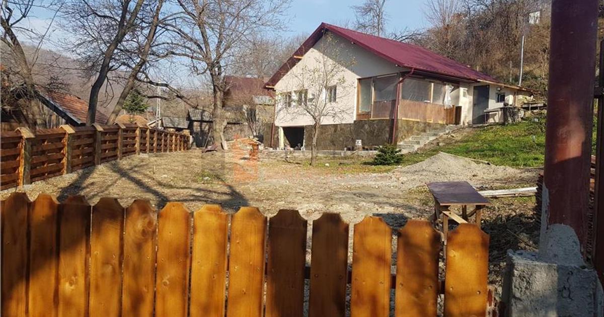 Casă individuală cu 3 camere în Cozieni