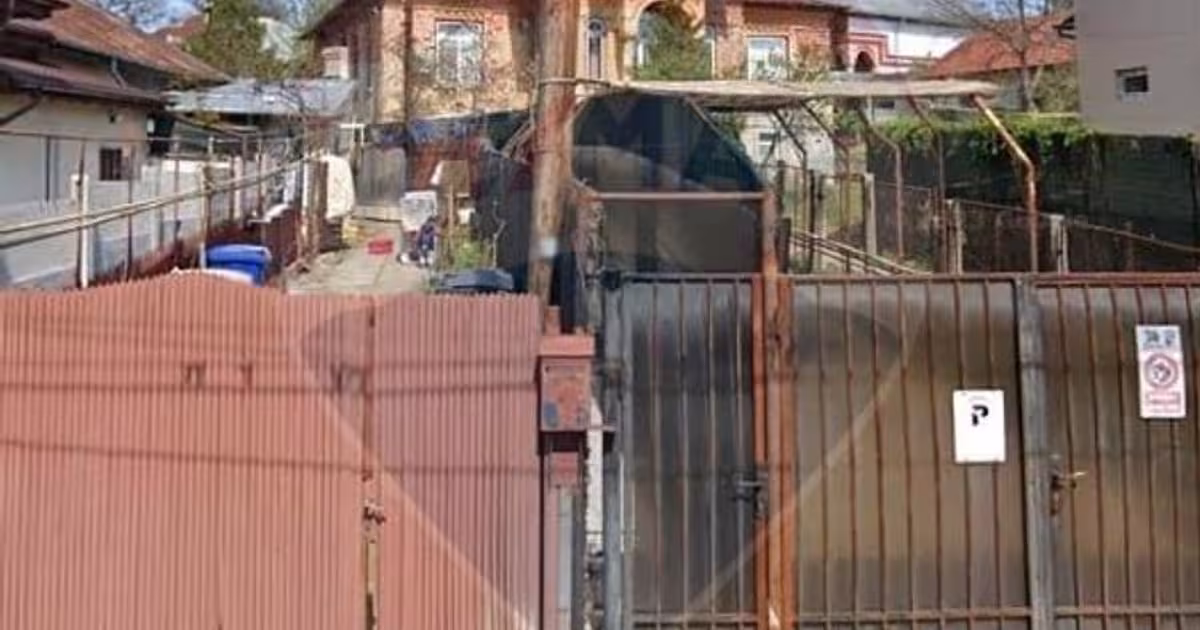 Casă individuală 51.8 mp cu 2 camere în zona Central, Craiova