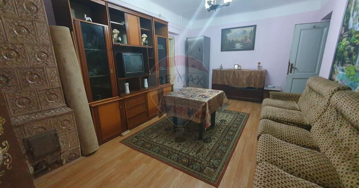 Casă individuală 51.8 mp cu 2 camere în zona Central, Craiova