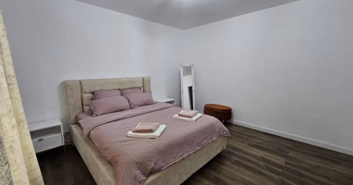 Casă individuală 240 mp cu 5 camere în zona Exterior Est, Craiova