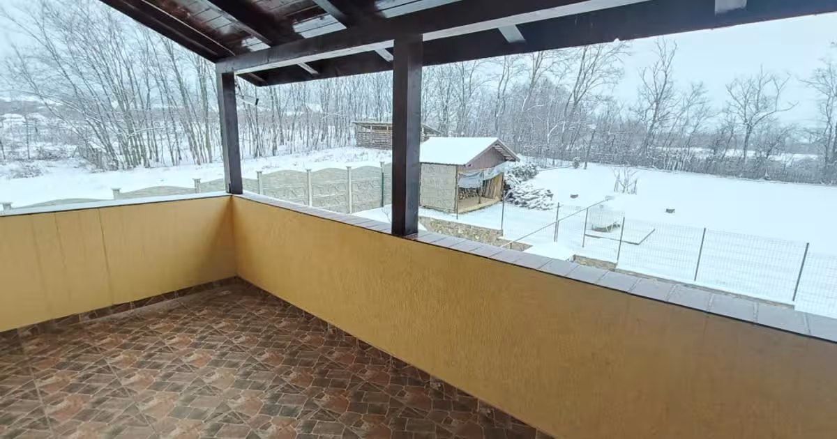 Casă individuală cu 5 camere în Crasna