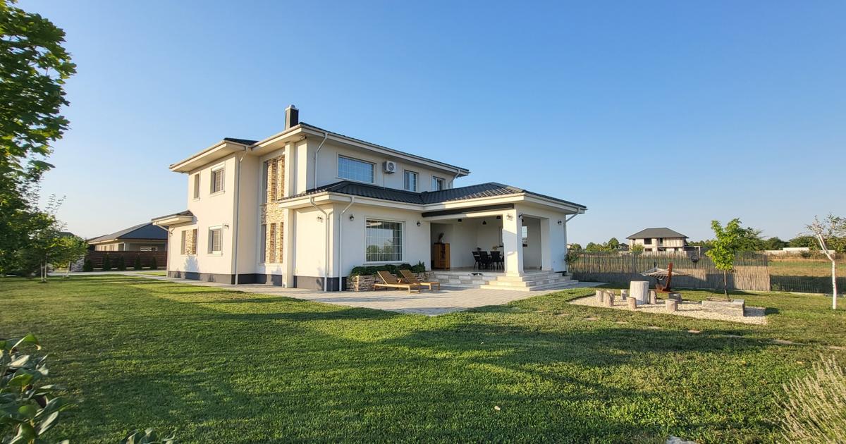 Casă individuală 283 mp cu 5 camere în Crevedia