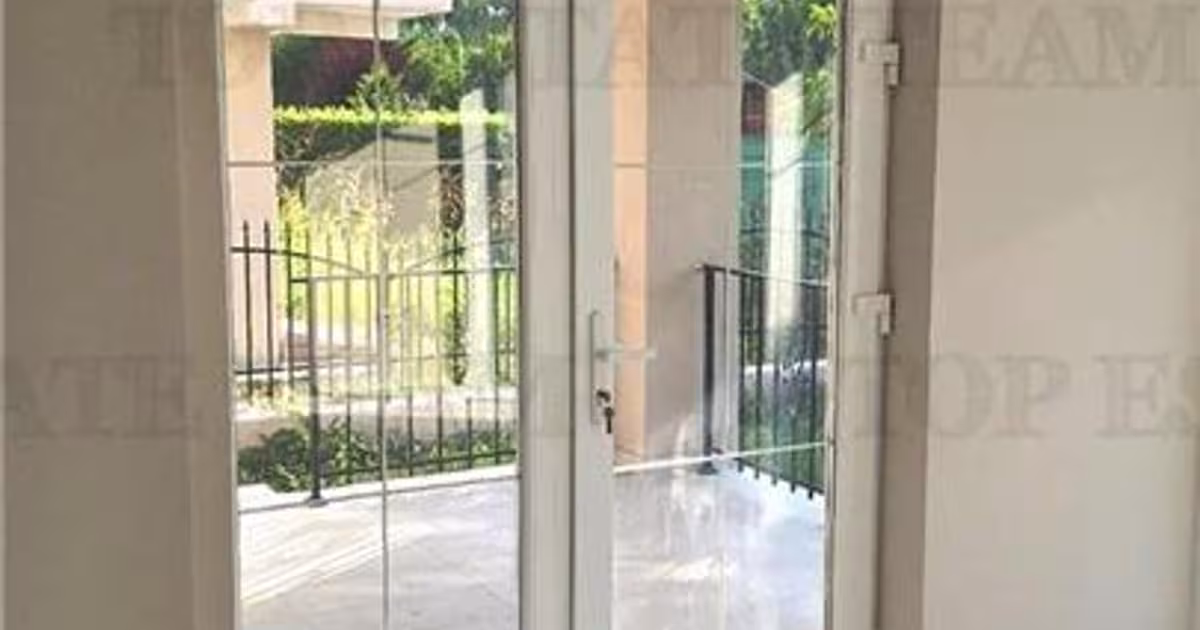 Casă individuală cu 7 camere în Crevedia