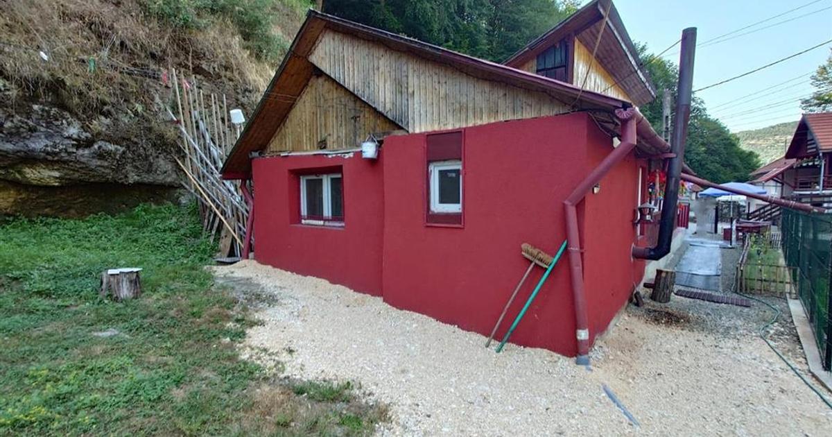 Casă individuală 81 mp cu 2 camere în Crișcior