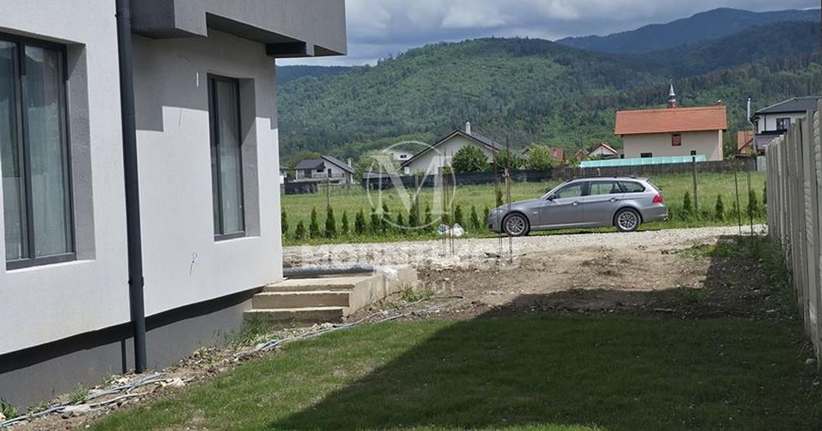 Casă individuală cu 4 camere în Cristian