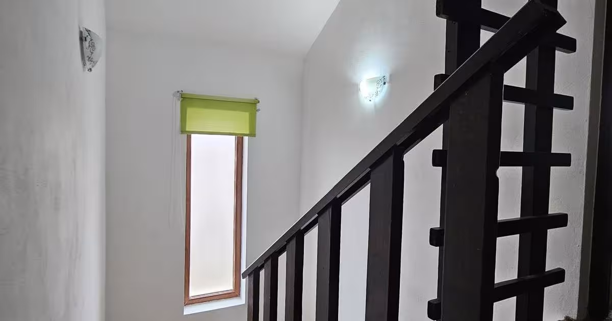 Casă individuală 200 mp cu 4 camere în Cristur