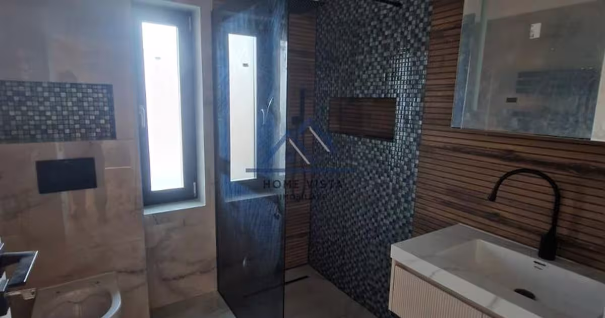 Casă individuală cu 4 camere în zona Exterior Sud, Curtea de Argeș