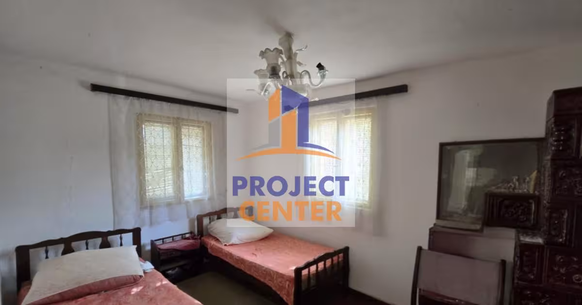Casă individuală 170 mp cu 7 camere în zona Nord, Curtea de Argeș