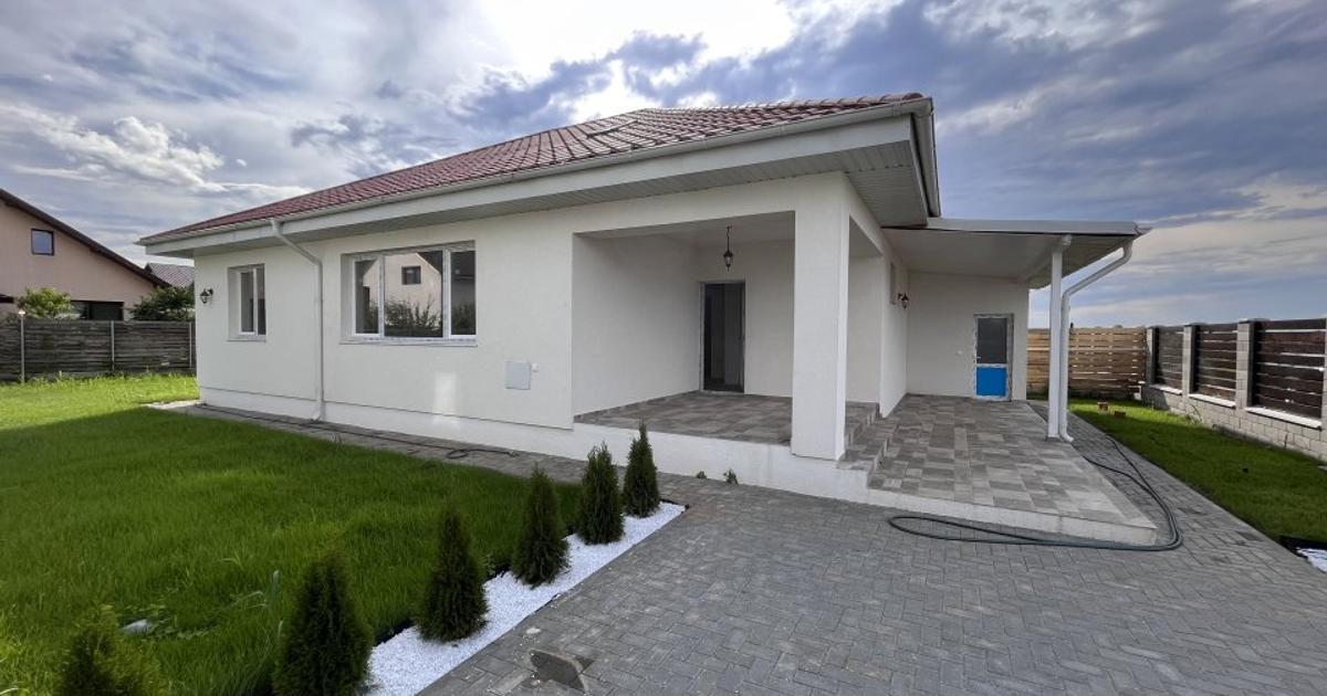 Casă individuală 115 mp cu 4 camere în Dârza