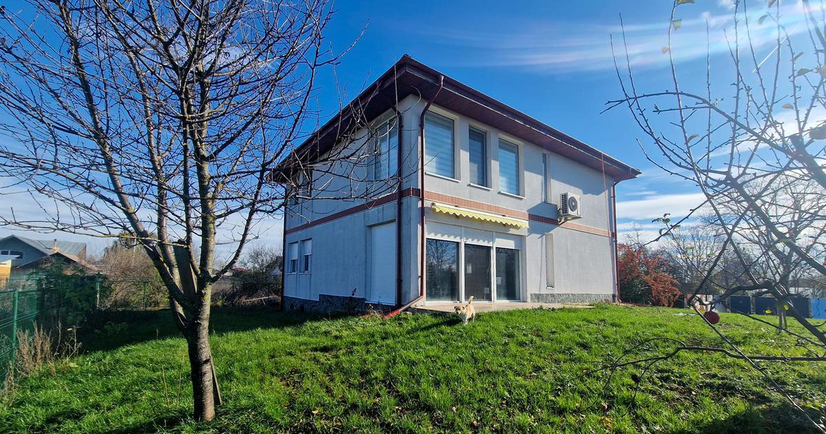 Casă individuală 318 mp cu 6 camere în Dârza