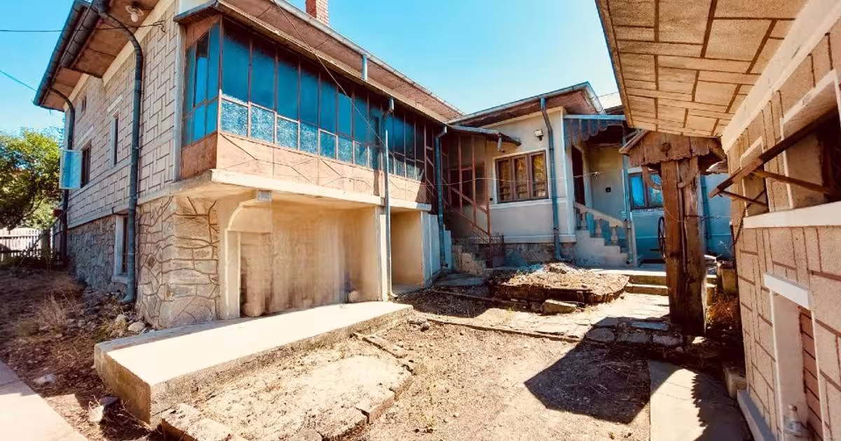 Casă individuală 218 mp cu 5 camere în Diculești