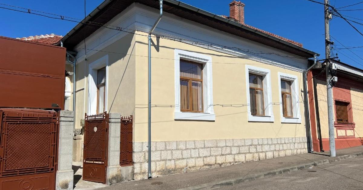 Casă individuală 210 mp cu 5 camere în zona Central, Drobeta-Turnu Severin