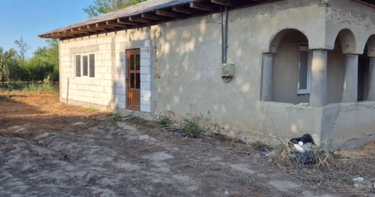 Casă individuală 135 mp cu 3 camere în Făcăeni