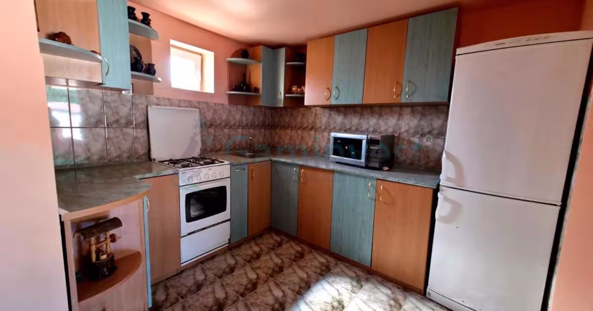 Casă individuală 260 mp cu 5 camere în Felcheriu