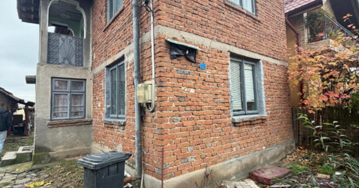 Casă individuală 70 mp cu 6 camere în zona Central, Filiași