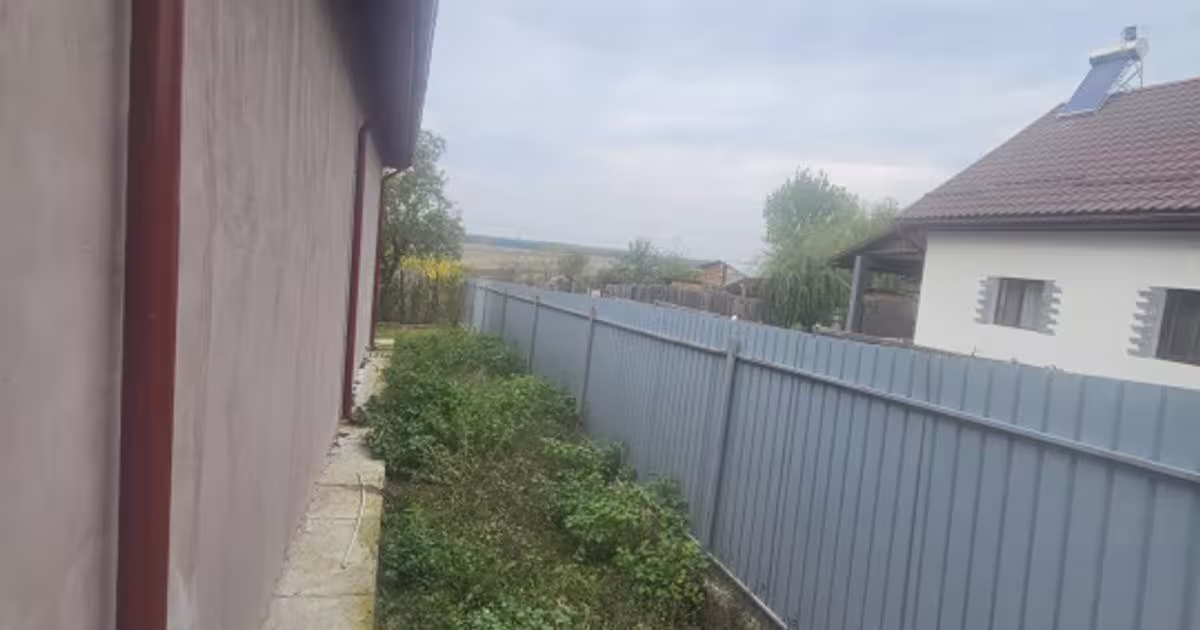 Casă individuală 120 mp cu 7 camere în zona Central, Filiași