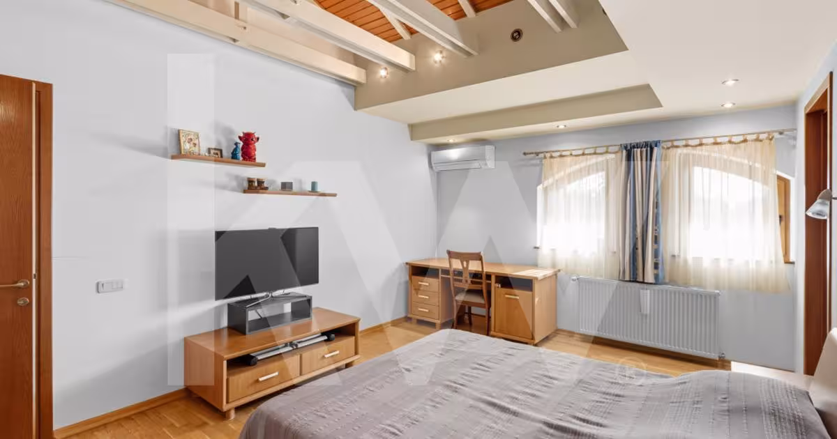 Casă individuală 1,018 mp cu 25 camere în Frumușani