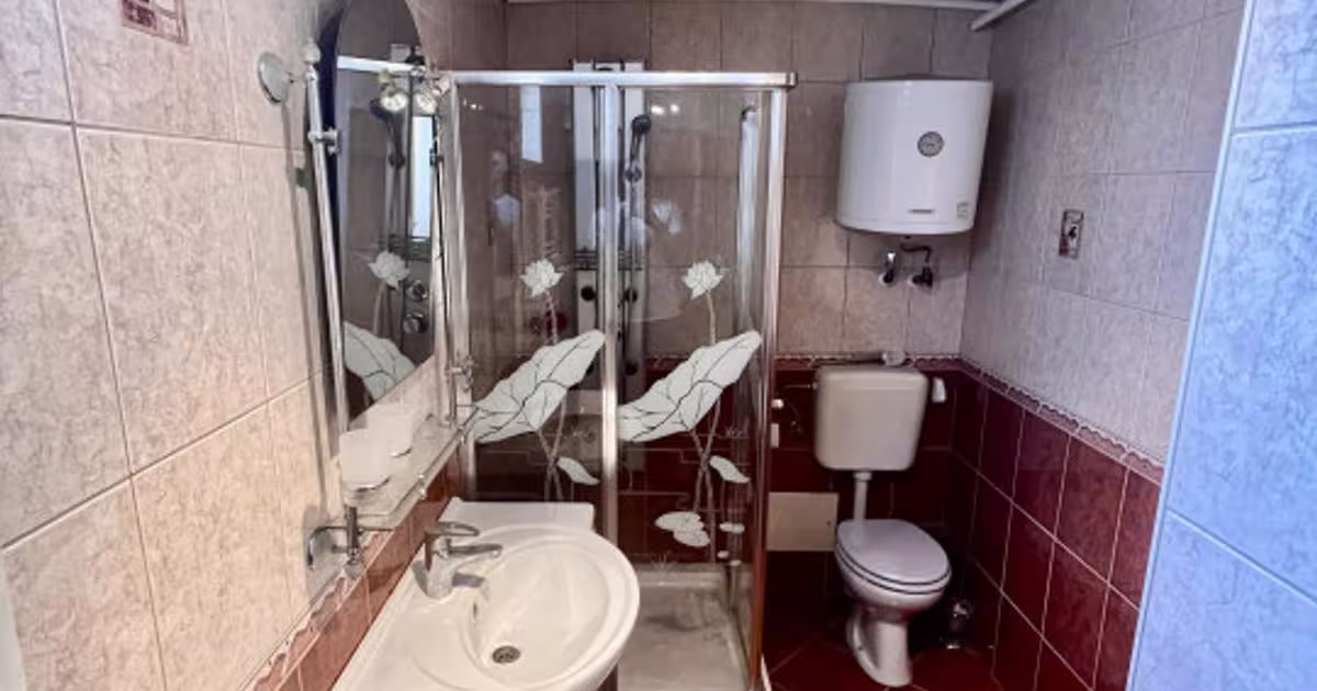 Casă individuală 220 mp cu 6 camere în Frumușani