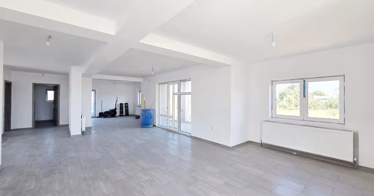 Casă individuală cu 7 camere în zona Central, Găești