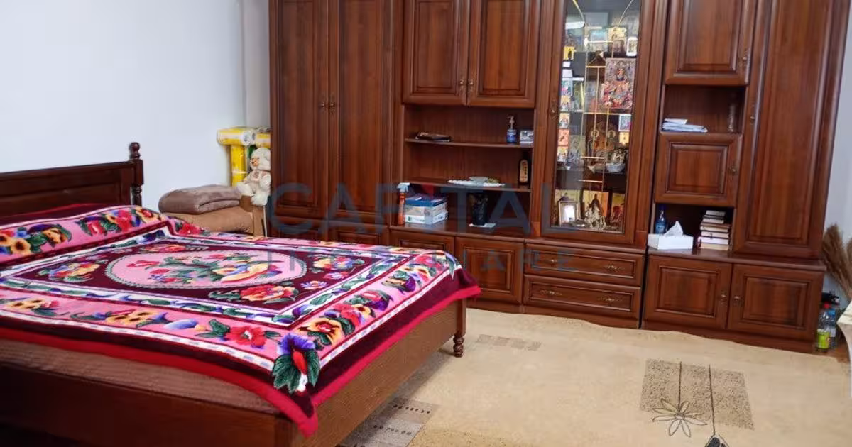 Casă individuală 200 mp cu 7 camere în zona Central, Galați