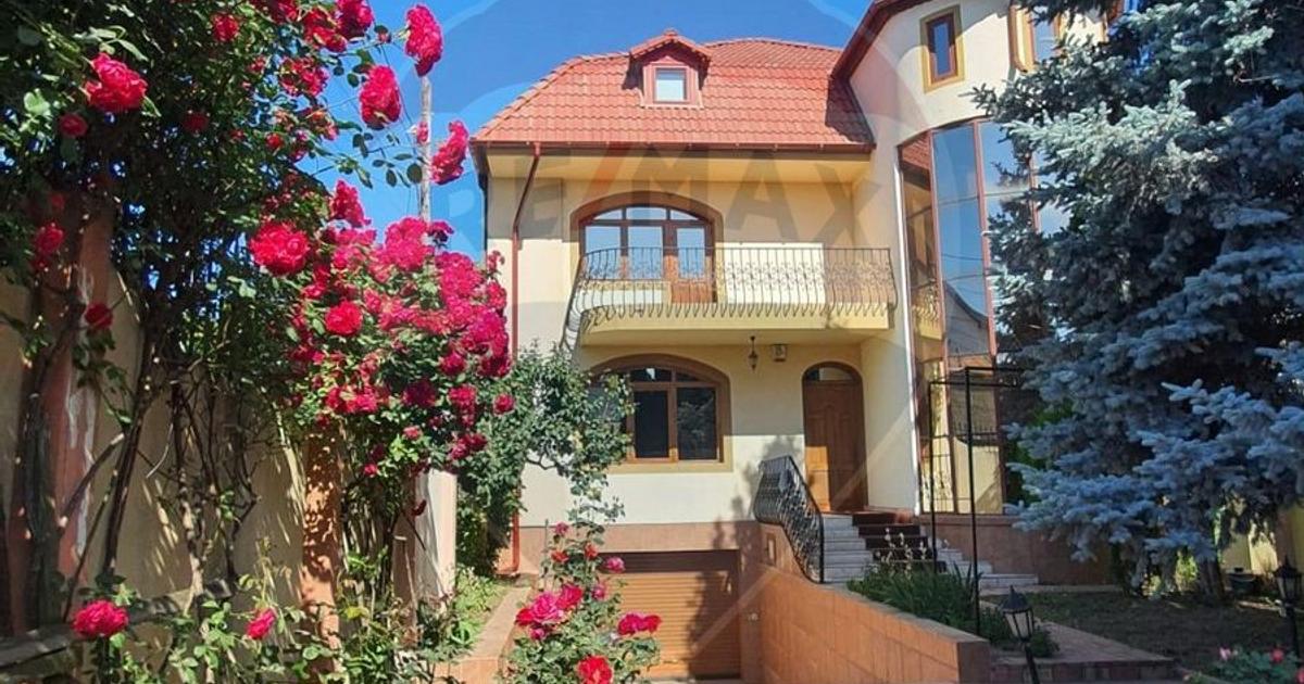Casă individuală cu 8 camere în zona Central, Galați