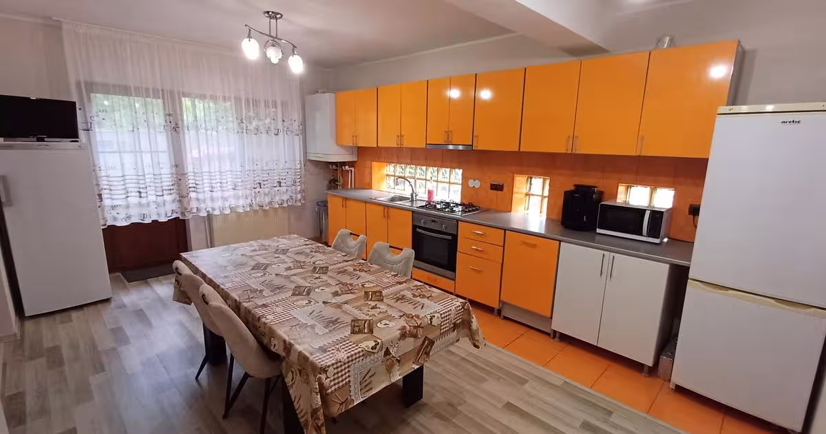 Casă individuală cu 6 camere în zona Micro 16, Galați