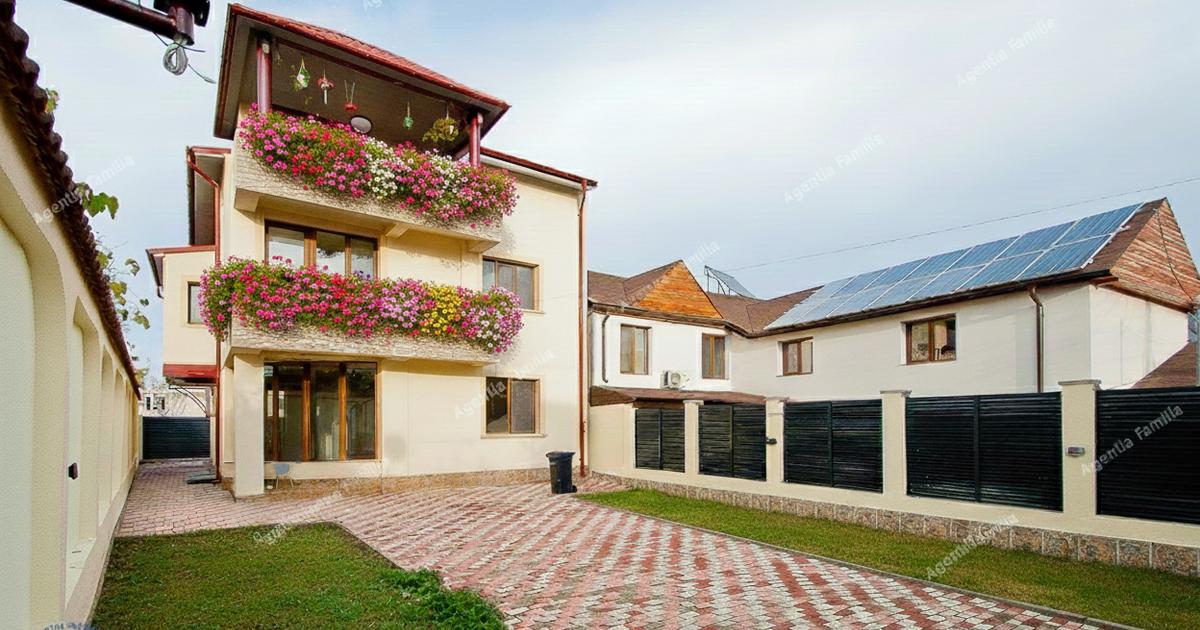 Casă individuală cu 6 camere în zona Piața Centrală, Galați