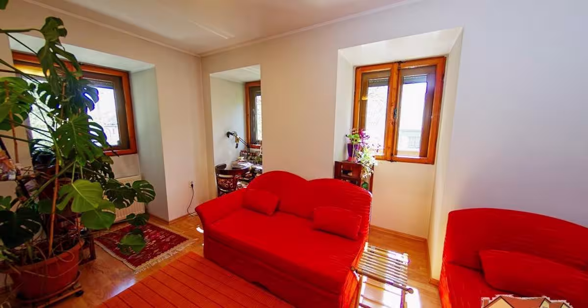 Casă individuală 265 mp cu 9 camere în zona Piața Centrală, Galați