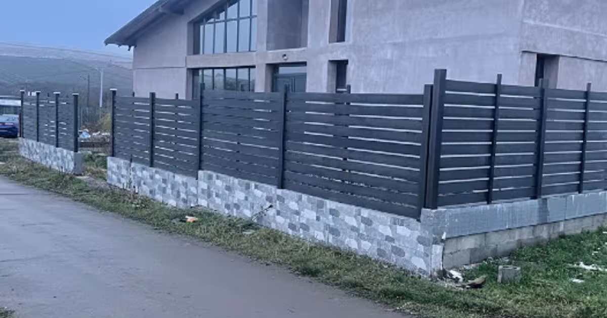 Casă individuală 350 mp cu 5 camere în Girov