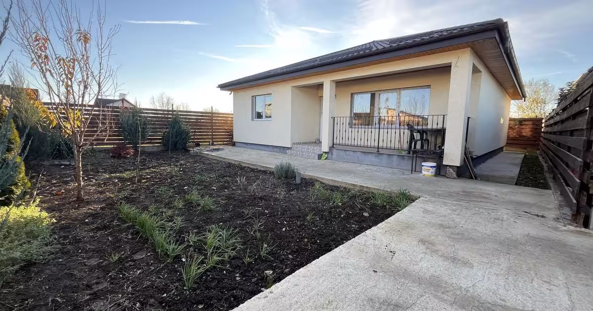 Casă individuală cu 4 camere în Glina