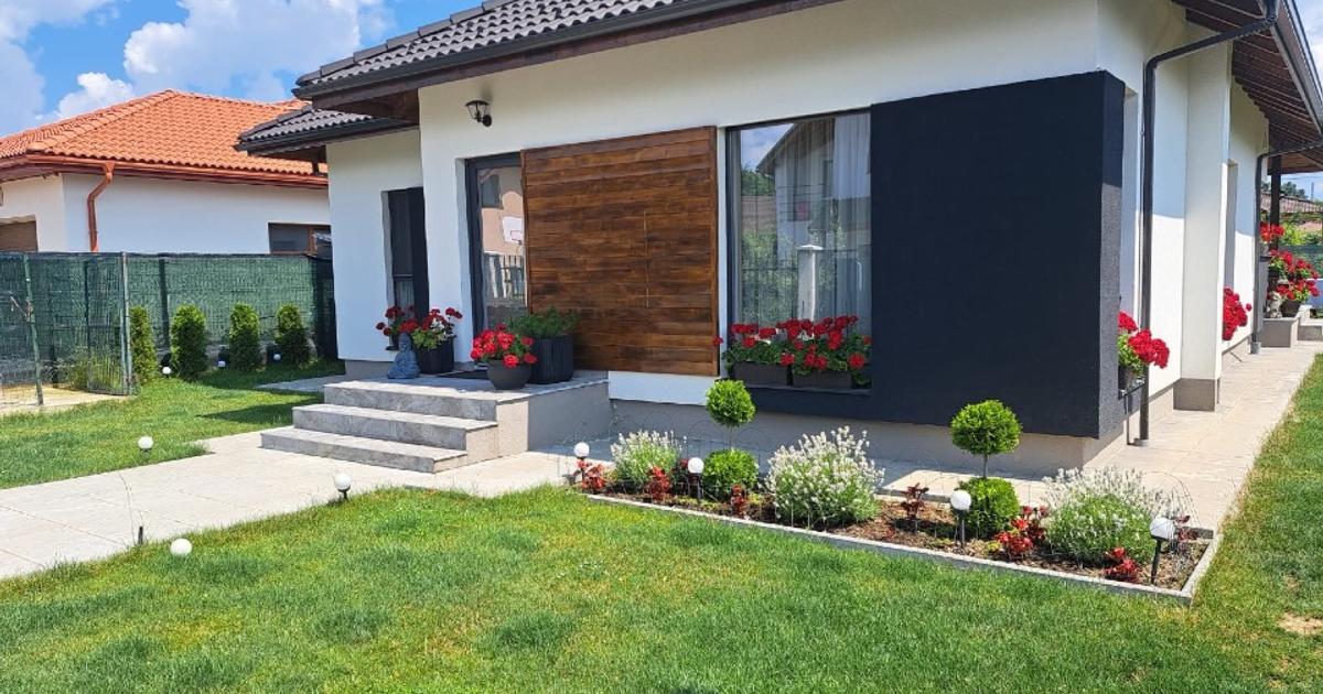 Casă individuală 120 mp cu 4 camere în Groși