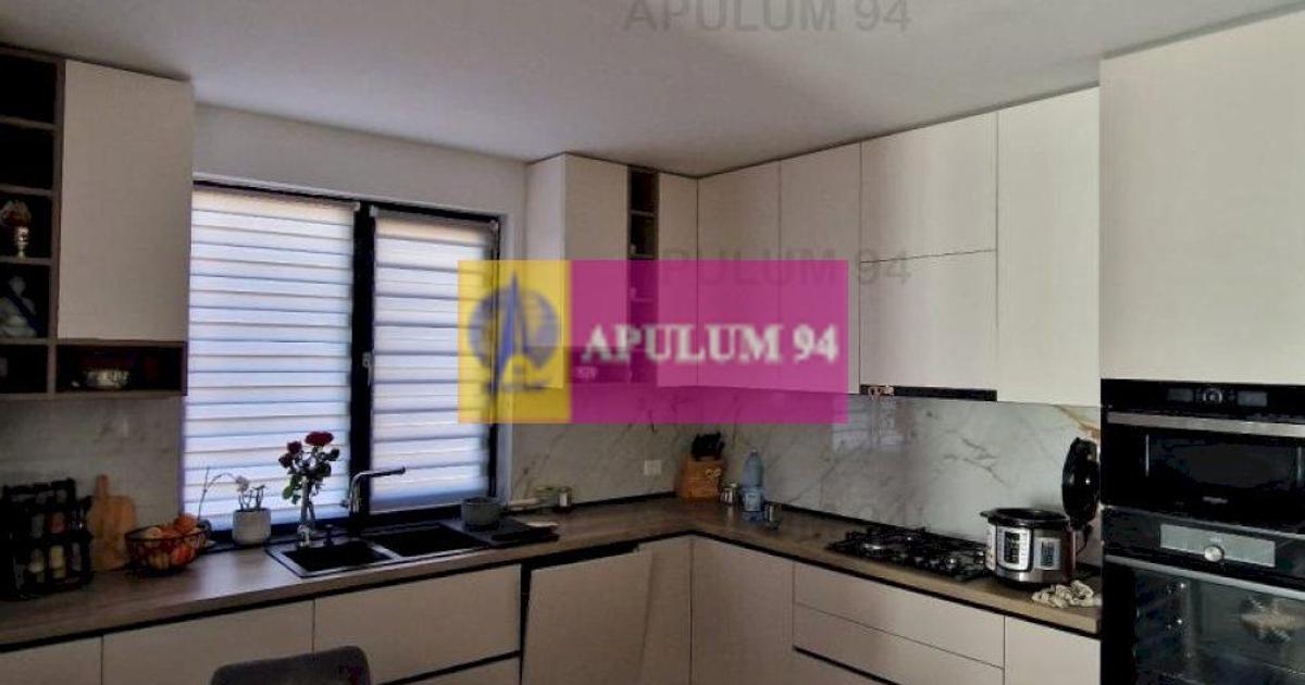 Casă individuală semidecomandat cu 4 camere în Gulia