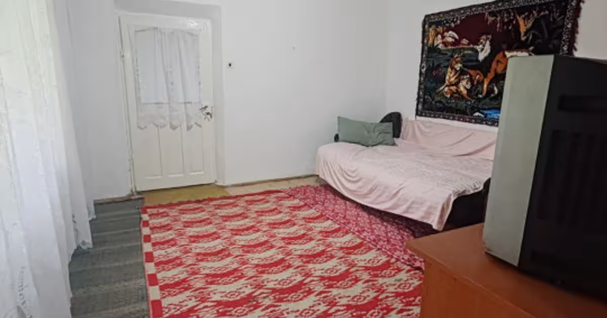 Casă individuală 75 mp cu 2 camere în Gura Idrici