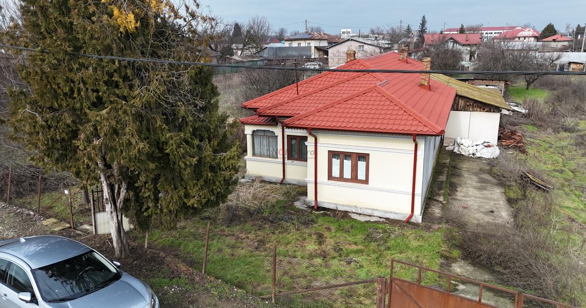 Casă individuală cu 7 camere în Hotarele