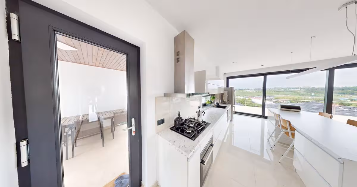 Casă individuală 314 mp cu 6 camere în Hudum