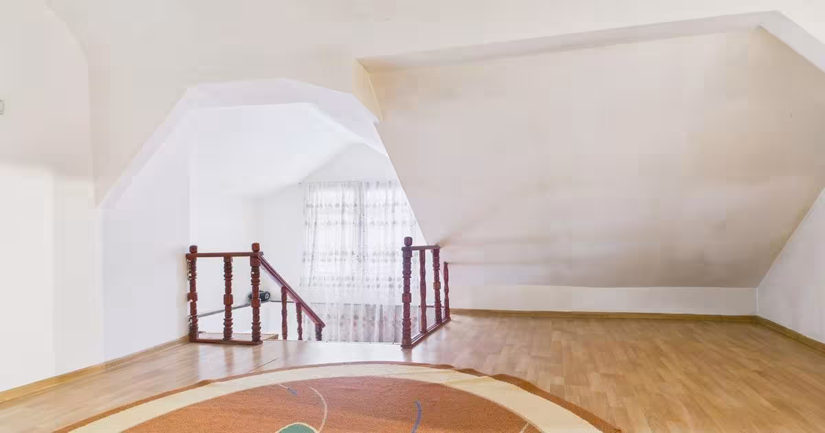 Casă individuală cu 5 camere în zona Central, Hunedoara