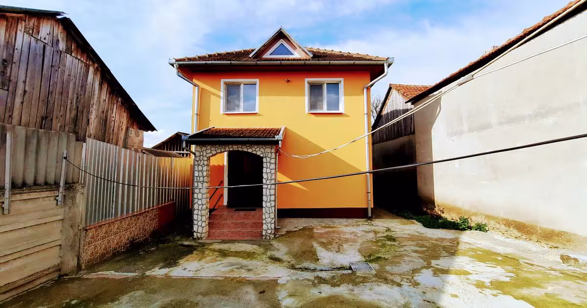 Casă individuală 161 mp cu 7 camere în Ilia