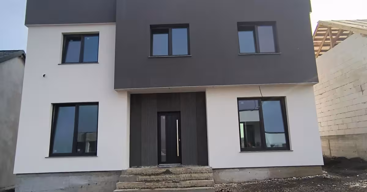 Casă individuală cu 4 camere în Ipotești
