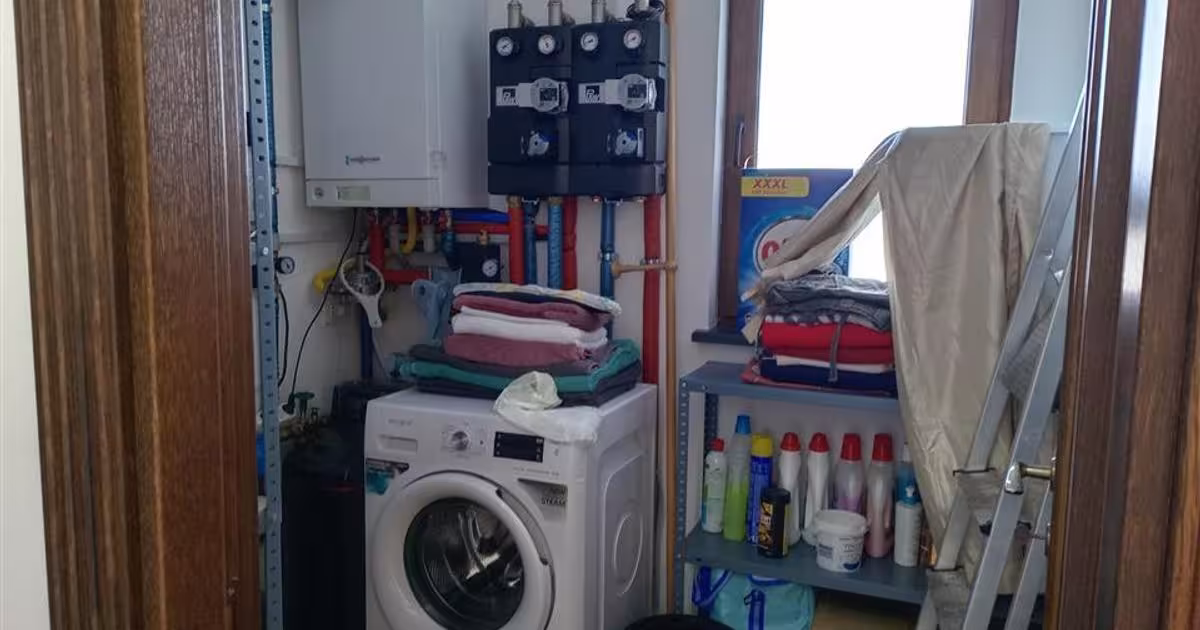 Casă individuală cu 6 camere în Ipotești