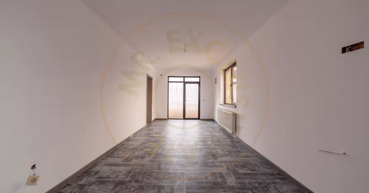 Casă individuală cu 8 camere în Izvorani