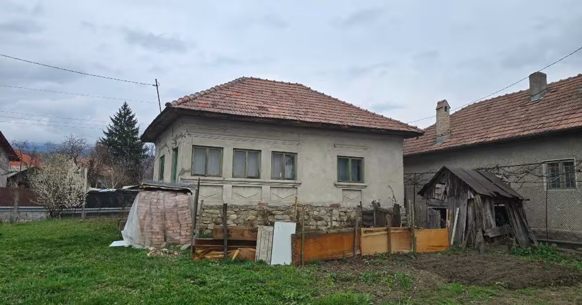 Casă individuală 53 mp cu 2 camere în Jiblea Veche