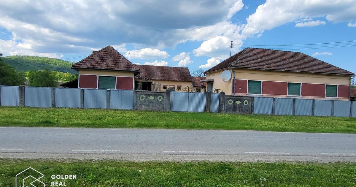 Casă individuală cu 4 camere în Lalașinț