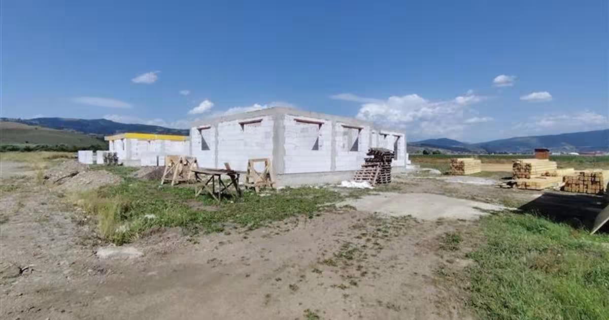 Casă individuală cu 4 camere în Lăzarea