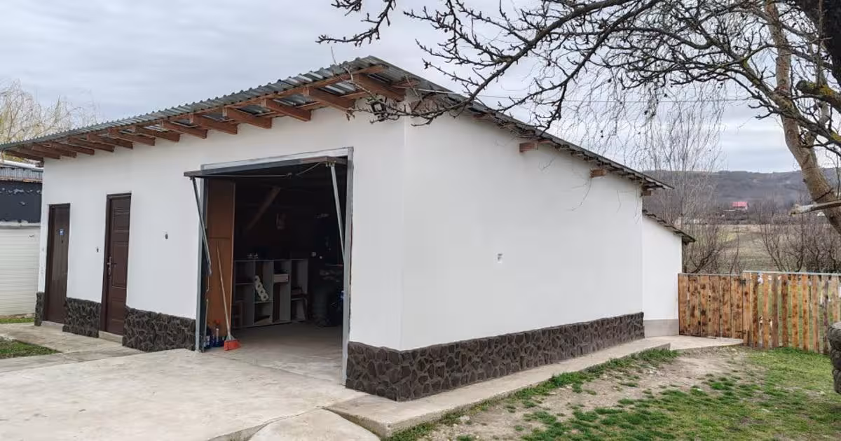 Casă individuală 120 mp cu 6 camere în Lipovăț
