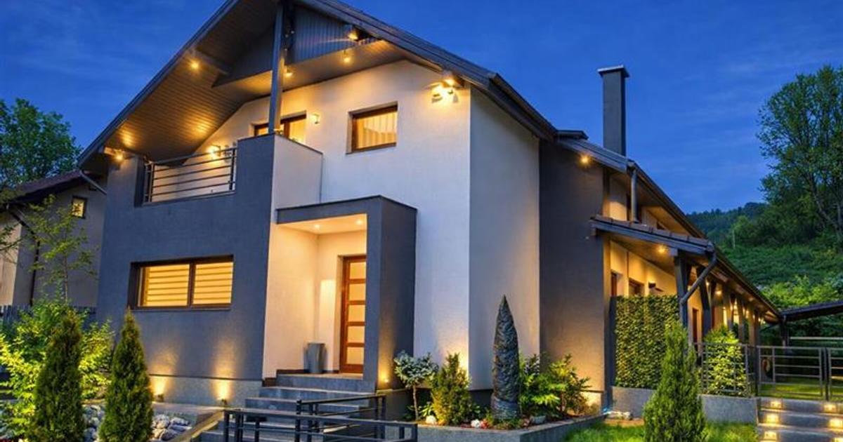 Casă individuală cu 4 camere în Livezeni