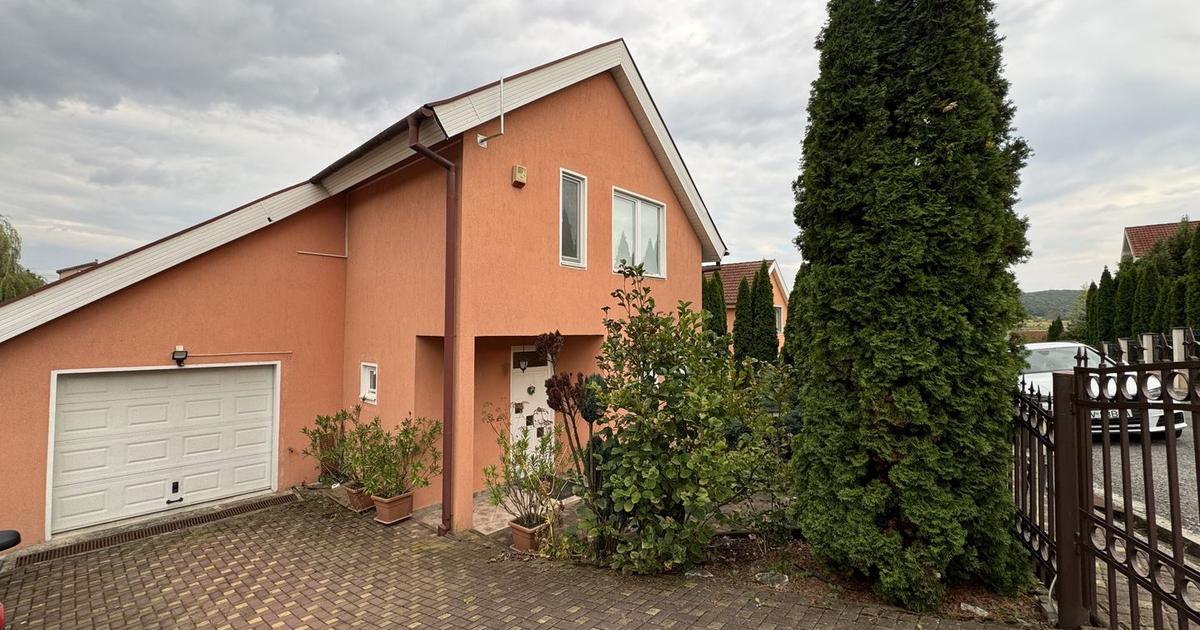 Casă individuală cu 6 camere în Livezeni