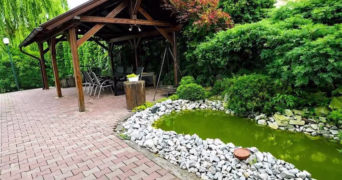 Casă individuală cu 8 camere în Livezeni