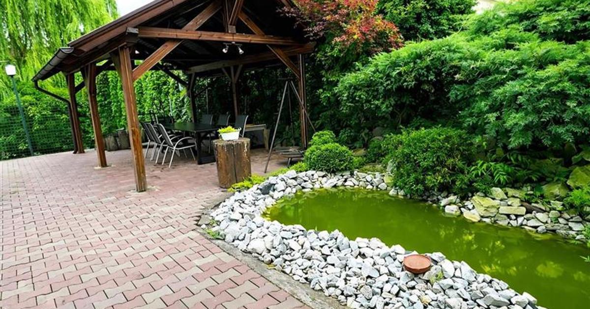 Casă individuală cu 8 camere în Livezeni