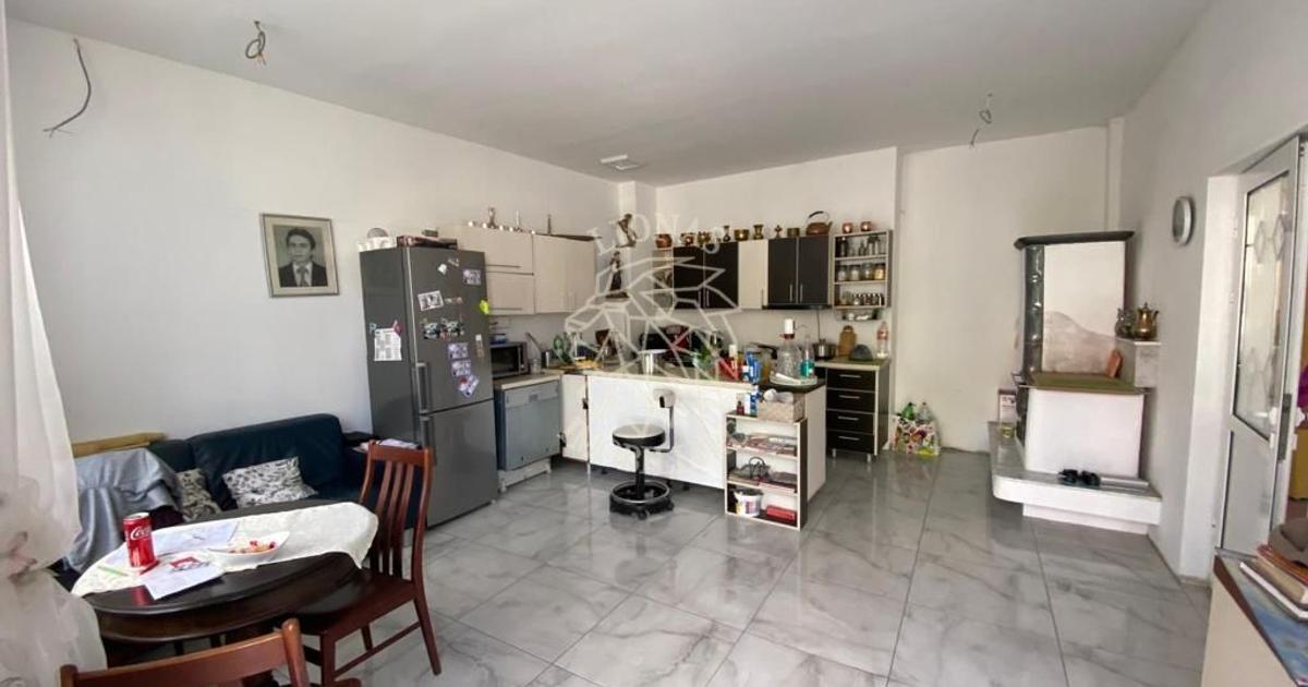 Casă individuală cu 6 camere în Livezile